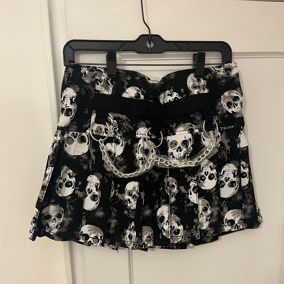 NWT - Tripp NYC MARY CHAIN PLEATED SKIRT SKULL - L - Picture 1 of 10